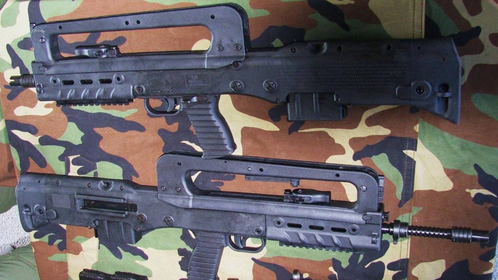原创克罗地亚的famas,无托版本的vhs步枪,另辟蹊径的设计