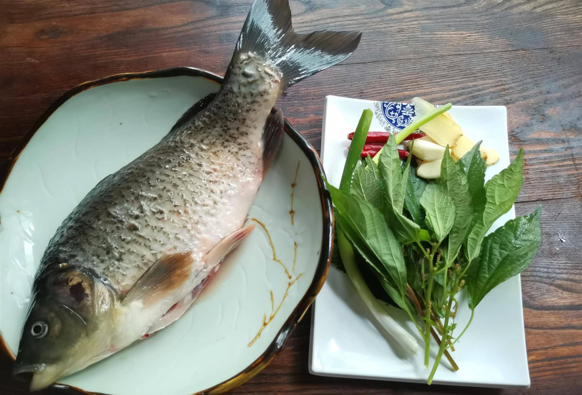 东北有一种野菜,不用花钱买,炖鱼时放些它,味道清香,鱼不腥