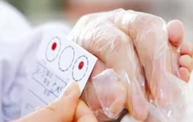 为啥新生儿要被取足跟血医生几乎不轻易说父母心里要有数