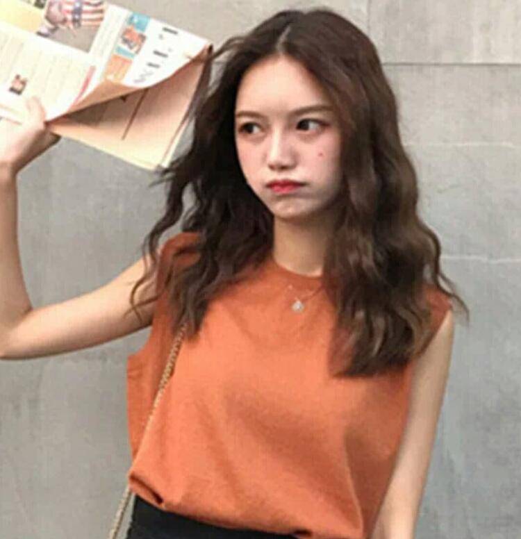 别再披头散发了,这有10款适合圆脸的中卷发型,可甜可盐