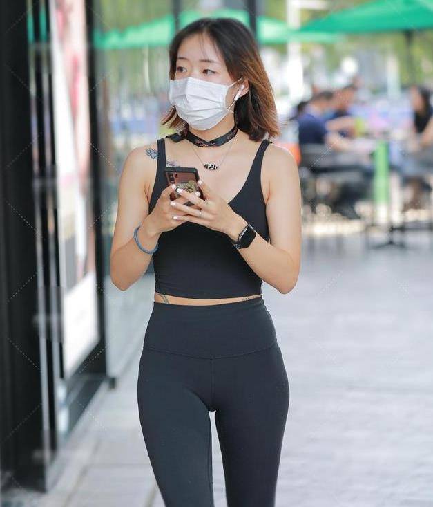 《窈窕淑女》打底裤的正确穿法,《杨柳细腰》凸显女性