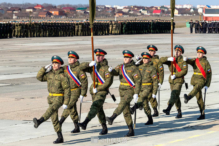 2021年4月6日,俄罗斯顿河畔罗斯托夫,庆祝卫国战争胜利76周年的阅兵