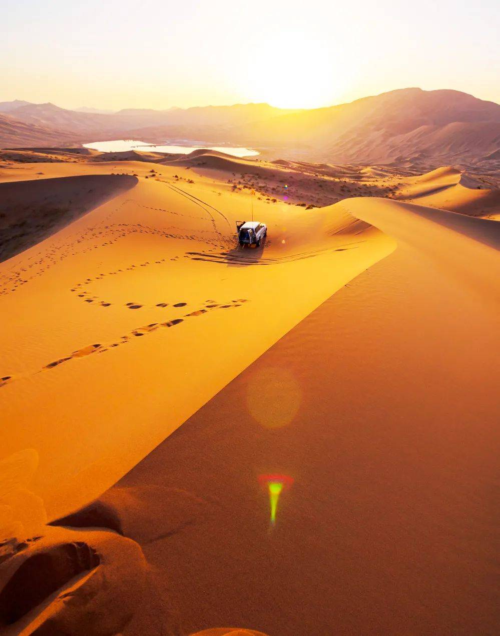 国内顶级野奢玩法,穿越最美沙漠巴丹吉林,新疆古丝绸秘境