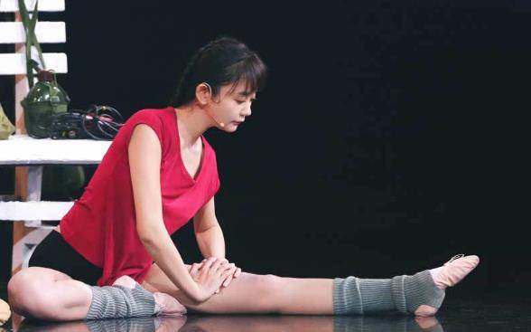 陈小纭的10年坎坷成名路:因胸大备受困扰,如今又美又欲