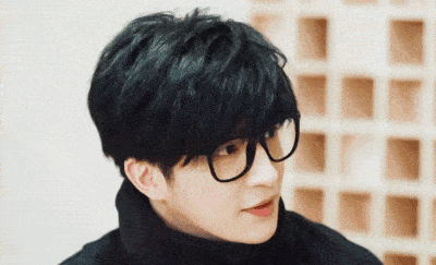 原创世人皆知他搞笑幽默却不知他手捧星河对我说相互拯救薛之谦