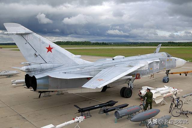 原创"击剑手"老矣,尚能战否?俄罗斯苏-24战机为何仍未退役?