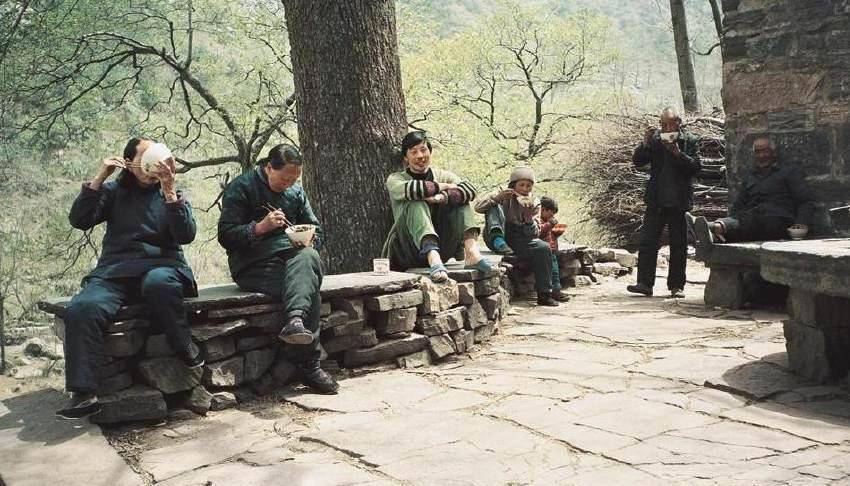 农村俗语:"人生有三宝,丑妻薄地破棉袄"为什么这么说?