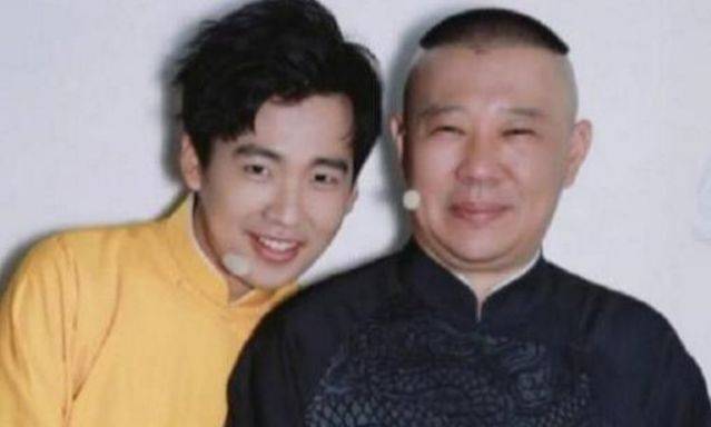 郭麒麟的生母是郭德纲的第一任妻子胡中惠,二人当时情投意合,相识