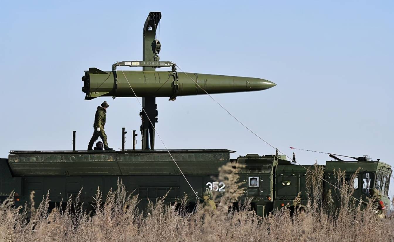 <b>普京:俄军使用高精度武器对乌克兰基础设施实施了打击(组图)
</b>
