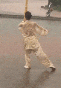 原创搞笑gif段子:好炫酷的滑板火车,就是有点费乘客,一般人玩不了啊