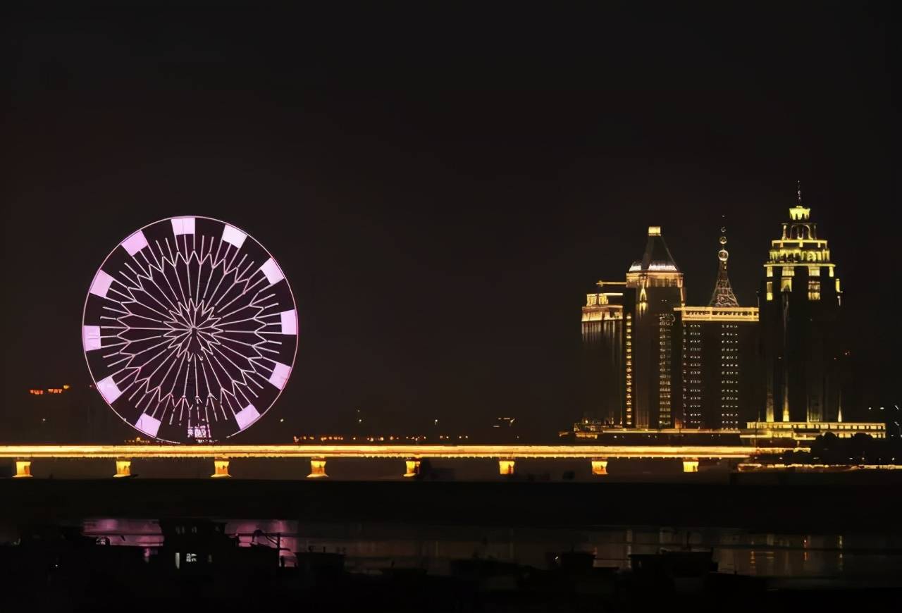 原创浪漫摩天轮