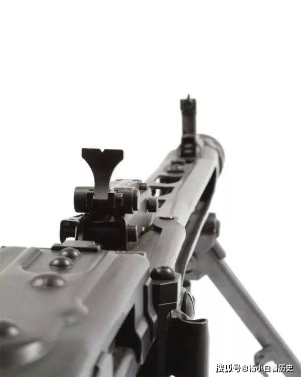 希特勒电锯,二战德军步兵班核心火力,mg42通用型机枪历史