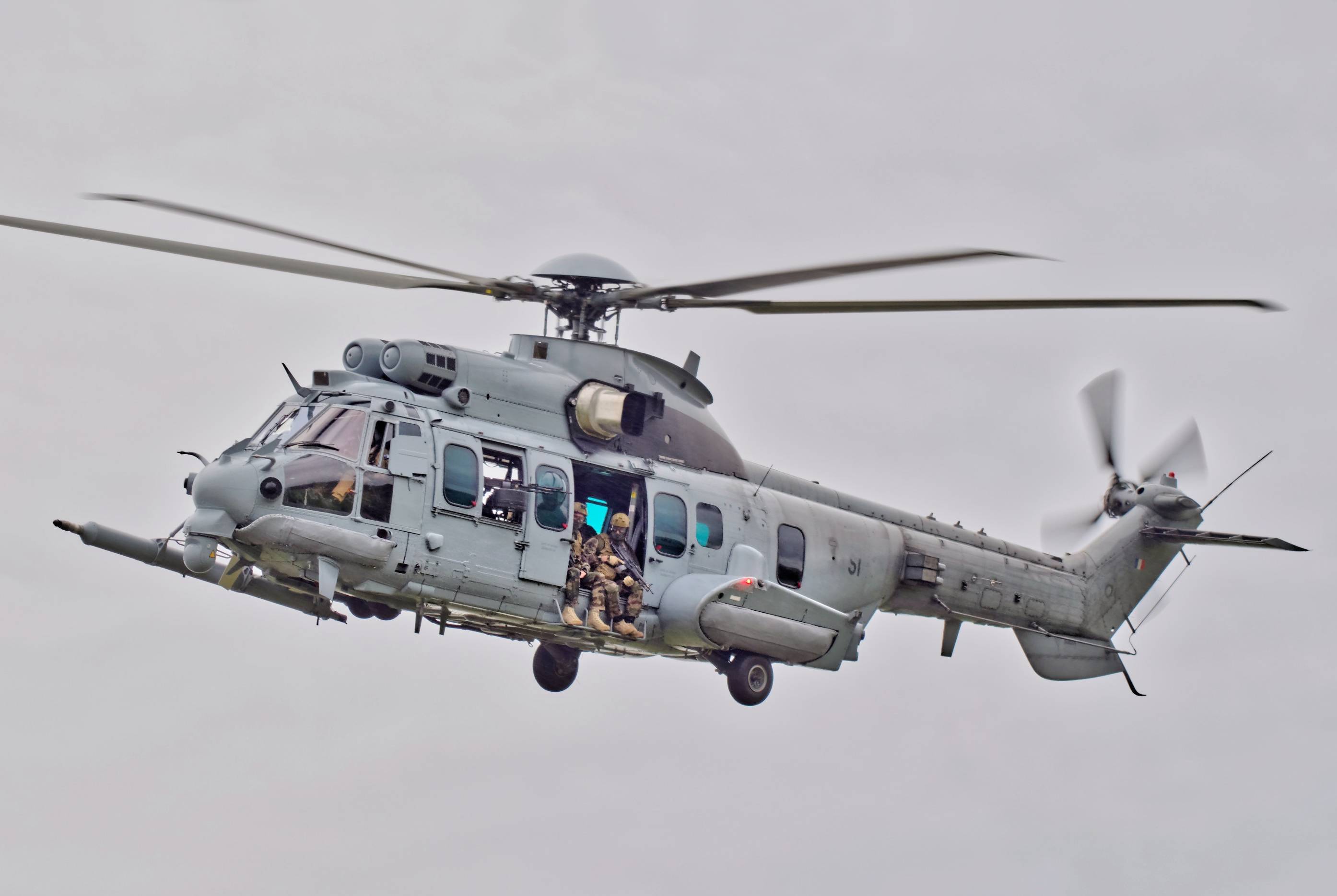 马里尼亚讷工厂的一次访问中宣布,将提供订购八架h225m直升机的订单