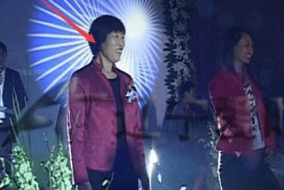 原创还记得赵本山前妻葛淑珍吗?带着聋哑儿赵铁蛋独自生活,现状如何