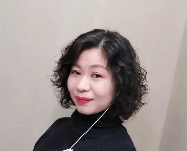 40岁女人要避开这几款发型第一款显脸大最后一款土气又显老