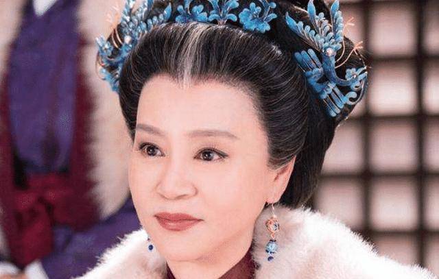 被称为"太后专业户"的刘雪华,年轻时有多美,看到照片心动了