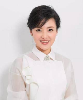 原创倪萍接班人十六年春晚主持人至今没人打破52岁状态宛如少女