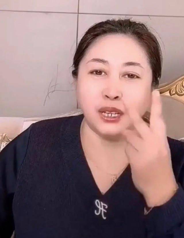 原创辛巴3岁女儿罕露面被指不如妈颜值高初瑞雪连生两女求子心切