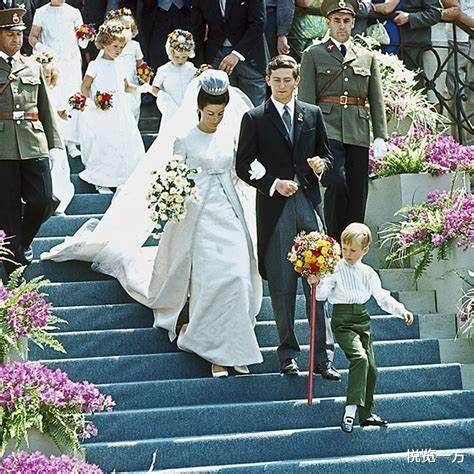 1989年11月13日,前国王约瑟夫二世逝世,汉斯·亚当成为列支敦士登新一