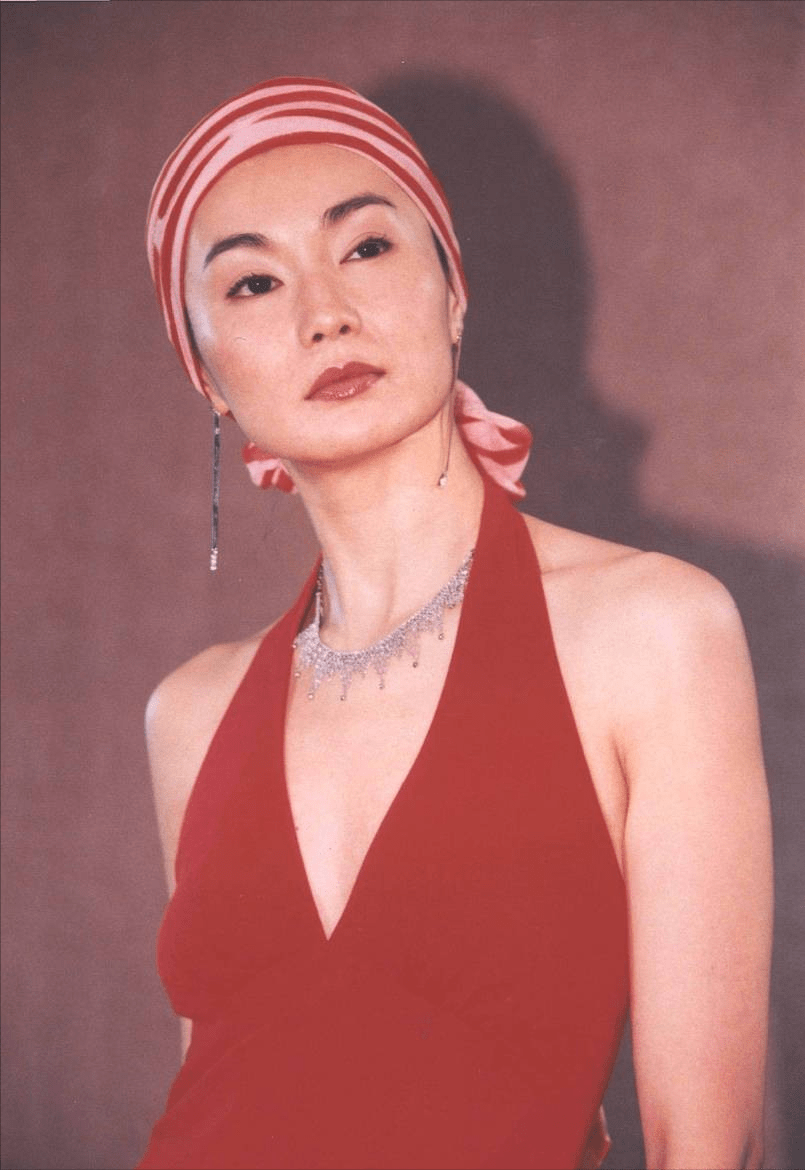 原创20多年前的张曼玉才叫绝色,红裙诠释港风美,自带滤镜的脸真高级