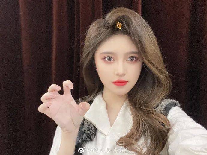 原创翻版鞠婧祎不止邓歆玥她更似鞠婧祎20看清照片像亲姐妹