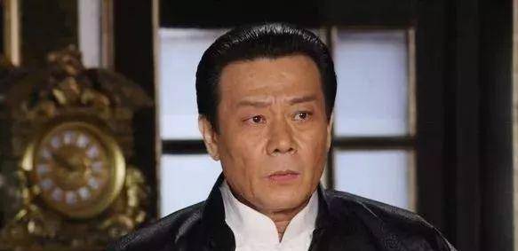 1988年,与张晨光联合主演赖水清执导的电视剧《情义无价》,在剧中饰演