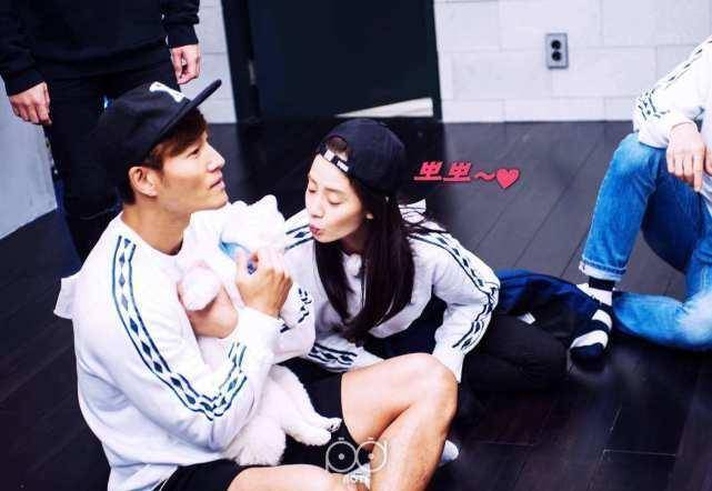 今日最甜!《running man》金钟国喊宋智孝"老婆"