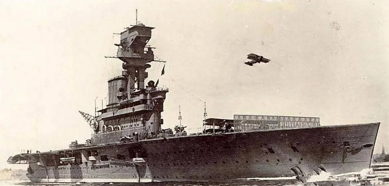 日军"凤翔"号航母:世界第一艘真正航母,没被美军击沉_水上飞机母舰
