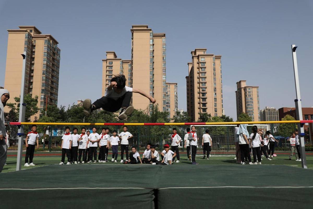 郑州市中原区阳光小学举办2021春季综合运动会