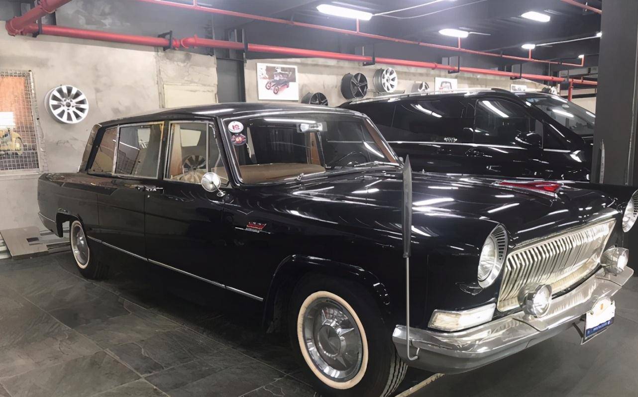 北京车友晒出1970款红旗770轿车v8化油器引擎至今还能正常工作