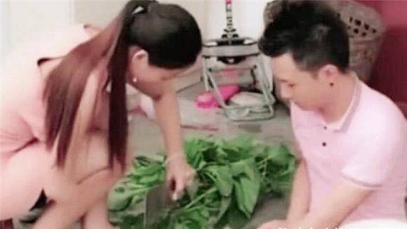 "连体夫妻"大火后,无腿丈夫抛弃断臂妻子,人性底线到底在哪