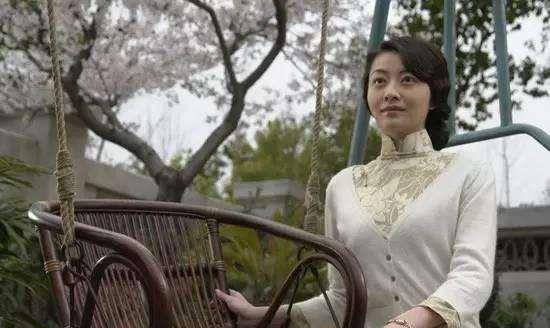 她是叶问的妻子曾跟郭富城热恋七年未果现40岁靠健身照获关注