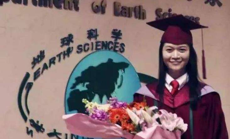原创放弃华为百万年薪,34岁高龄的她穿上军装,后成国家栋梁让人赞叹