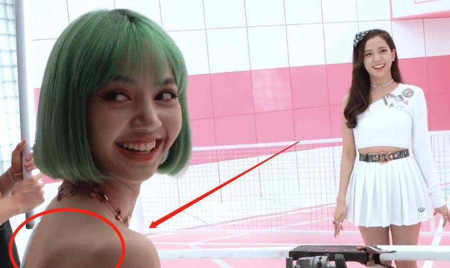 lisa新歌花絮被传开,失去八级修图待遇,这身材是真实存在的?