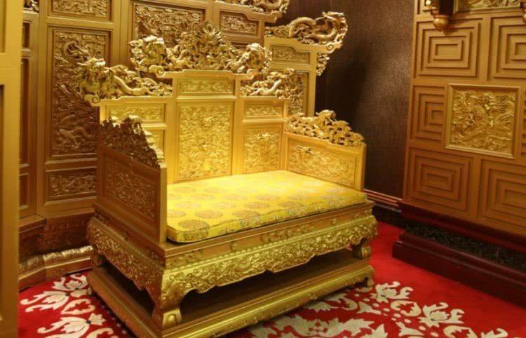 金銮殿上的龙椅真的是金子打造的吗我来告诉你