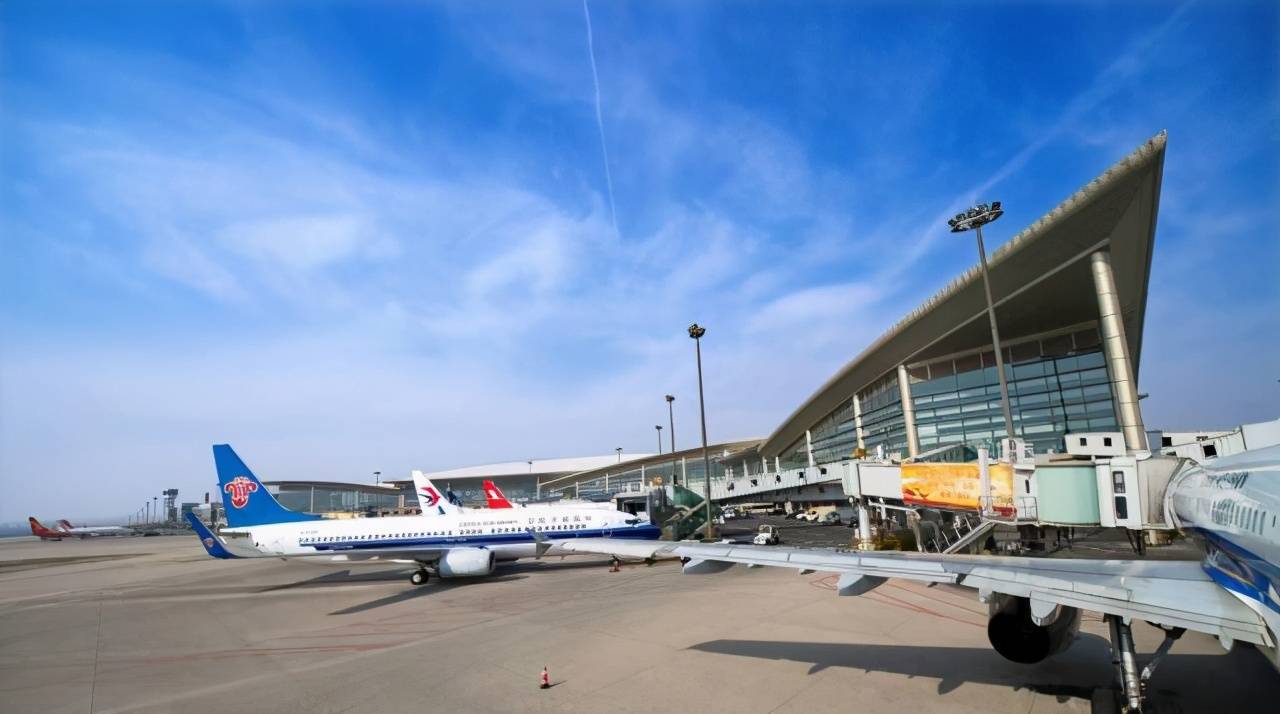山西太原武宿国际机场停车场怎么收费,停车方便吗?