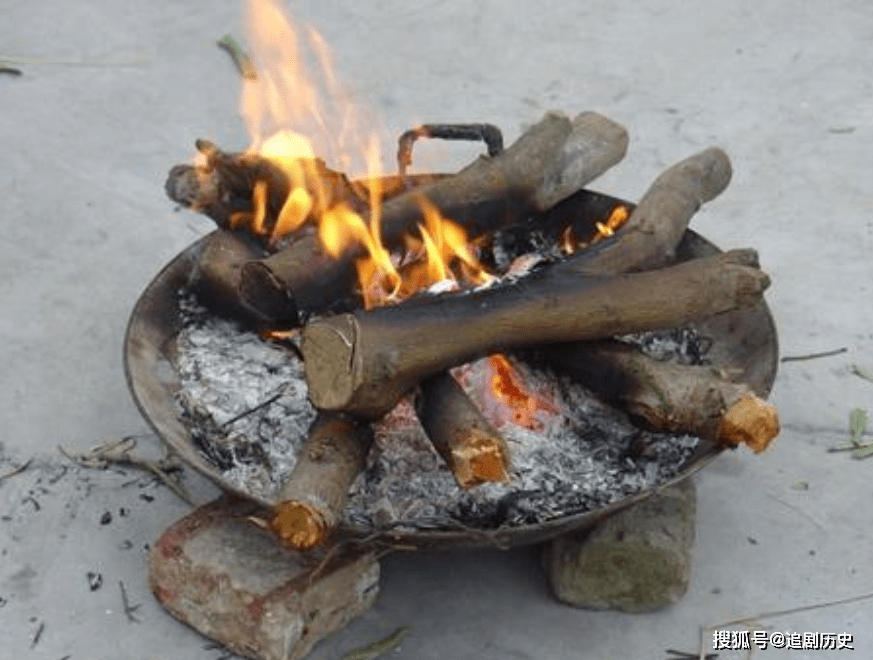 古人用炭火取暖怎么避免一氧化碳中毒末代皇帝溥仪差点中招