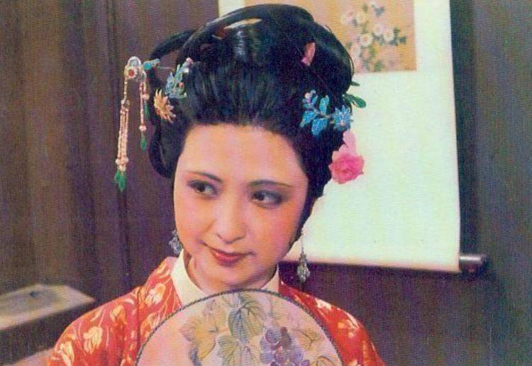 原创红楼梦中,为什么尤二姐死得不冤?从情理上看,王熙凤只是自卫