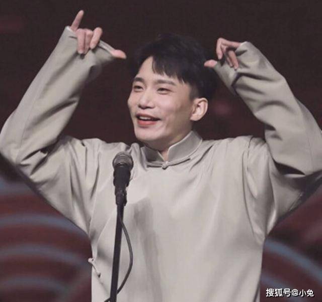 德云社何九华空降哈尔滨演出,引发网友热议,热度和流量丝毫不减
