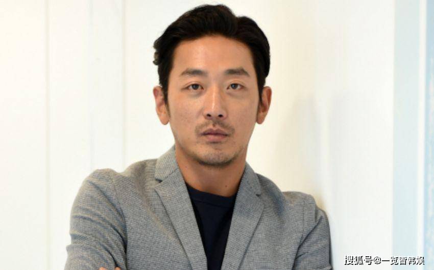 河正宇私下是厨神 外出拍戏也自己做饭 43岁仍然单身被催婚