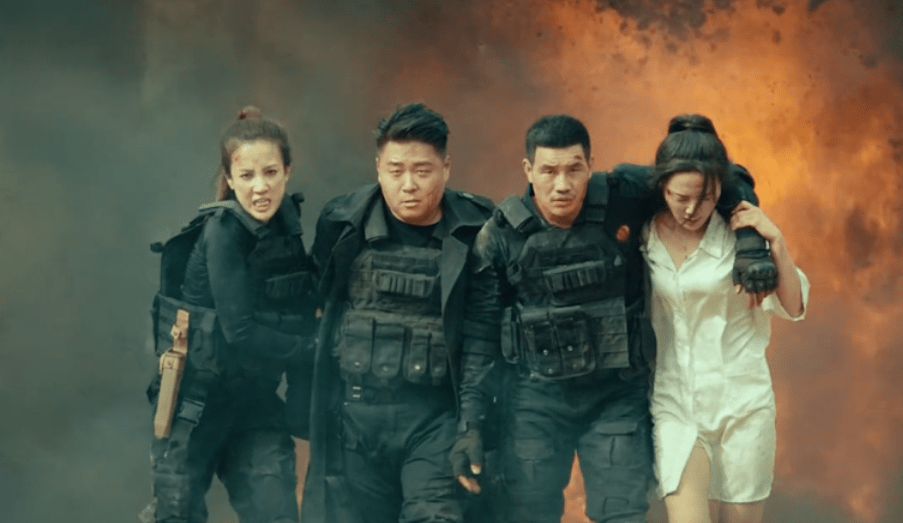 2021年4月,郝劭文还在网络电影《超神保镖》中与"嘎子"谢孟伟合作.
