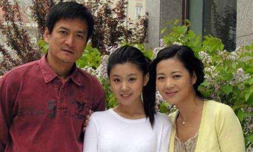 知名演员王茜华:晚婚晚育又何妨?"励志姐"成名背后泪