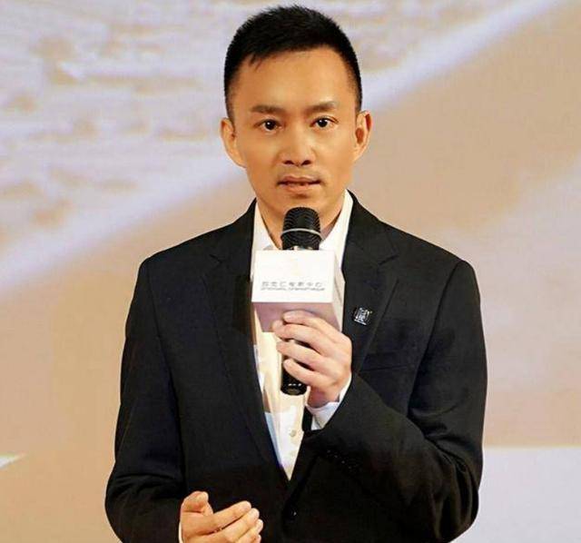 说起优秀的主持人,大家第一时间想的是谁呢?