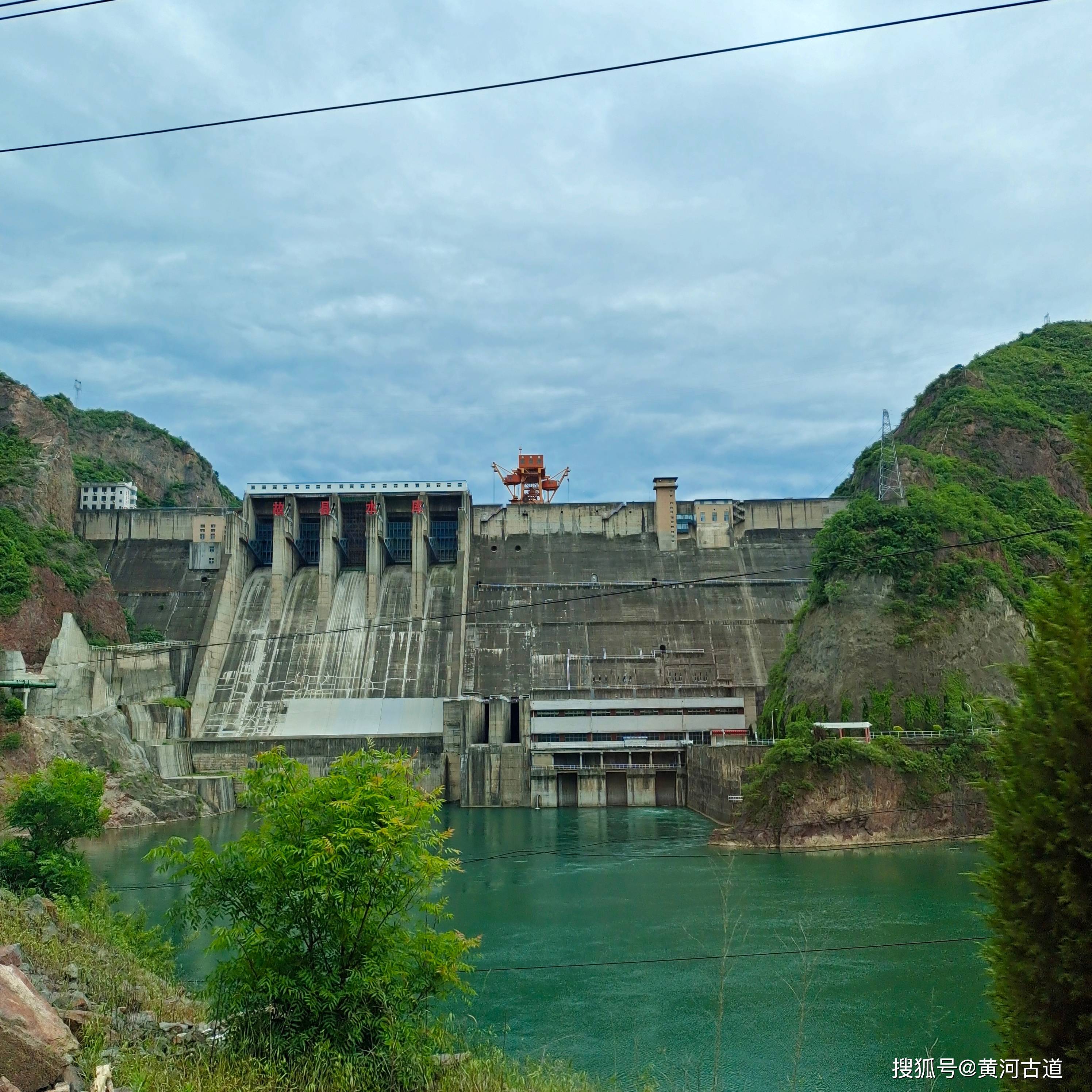 洛宁县西子湖风景区_水库