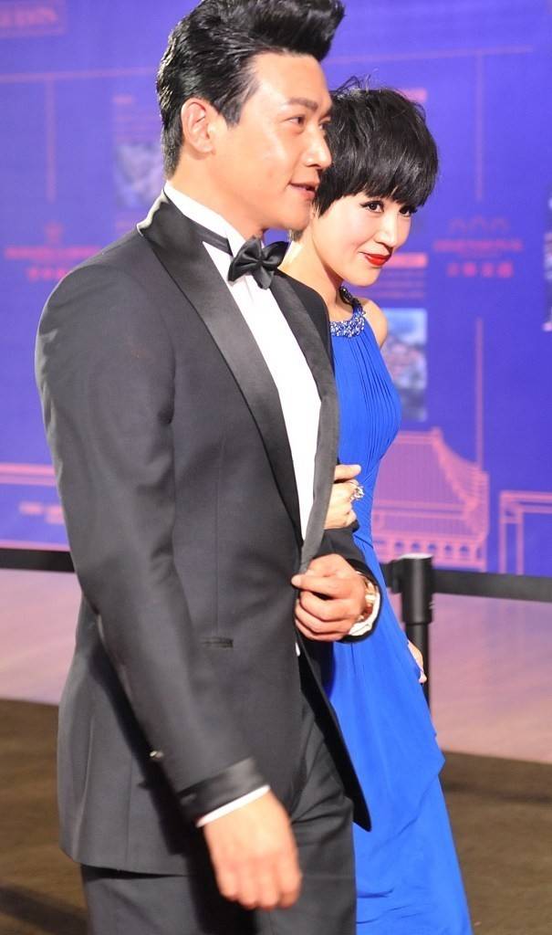 陆毅的妻子竟然演过"刁蛮公主",妩媚又撩人,穿长裙真有女人味