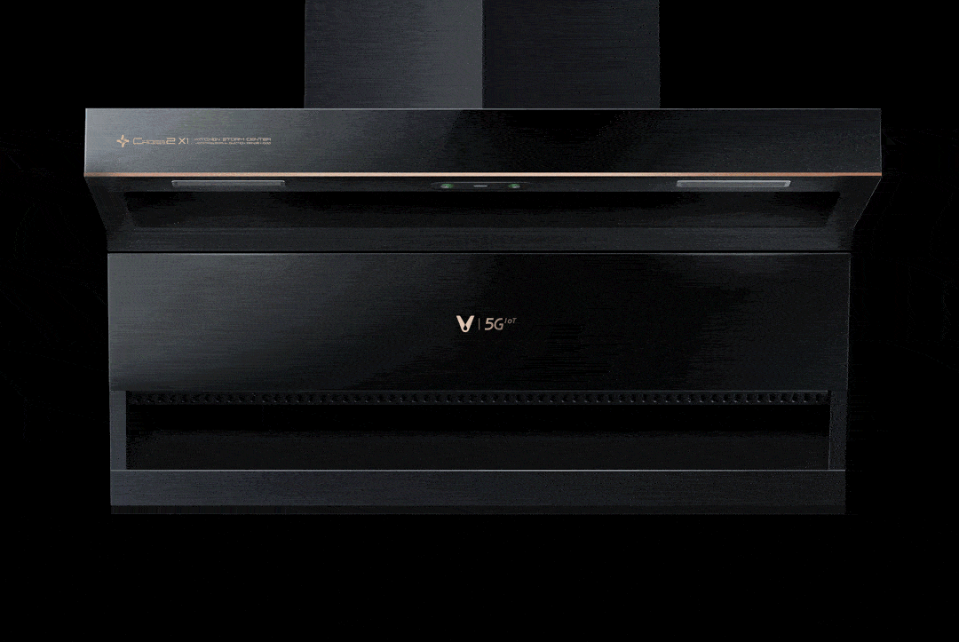 水等污染物,倘若再用这样的手去触碰油烟机的控制面板,那么必然会提高