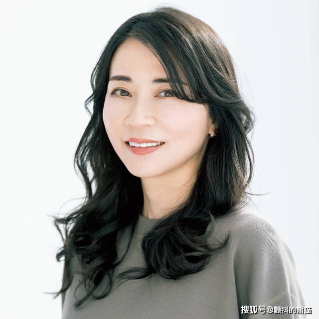 原创最新适合50岁的女性发型 远离爆炸麻花的大妈头