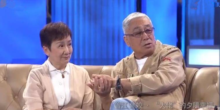 85岁曾江家族聚餐,77岁妻子罕见出镜气质优雅,妹夫王羽未露面