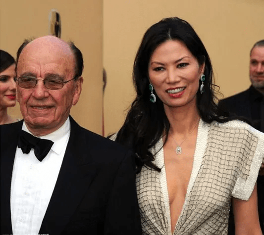 51岁邓文迪不服老秀完豪宅秀身材新男友出镜指日可待