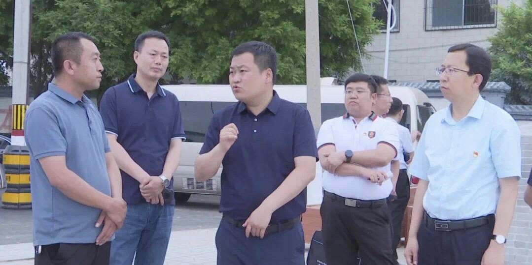 忻州市副市长耿鹏鹏在原平市调研农村人居环境六乱整治